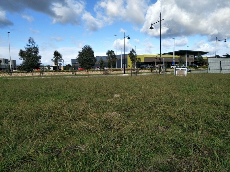 2 – 8S Mickelham Drive, Cranbourne North VIC 3977