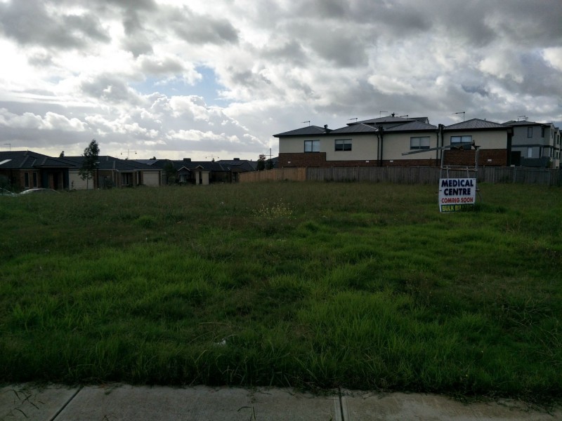 2 – 8S Mickelham Drive, Cranbourne North VIC 3977