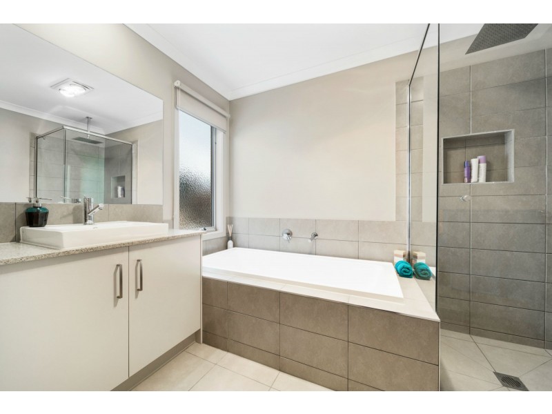 10 Bay Vista Close, Mount Martha VIC 3934