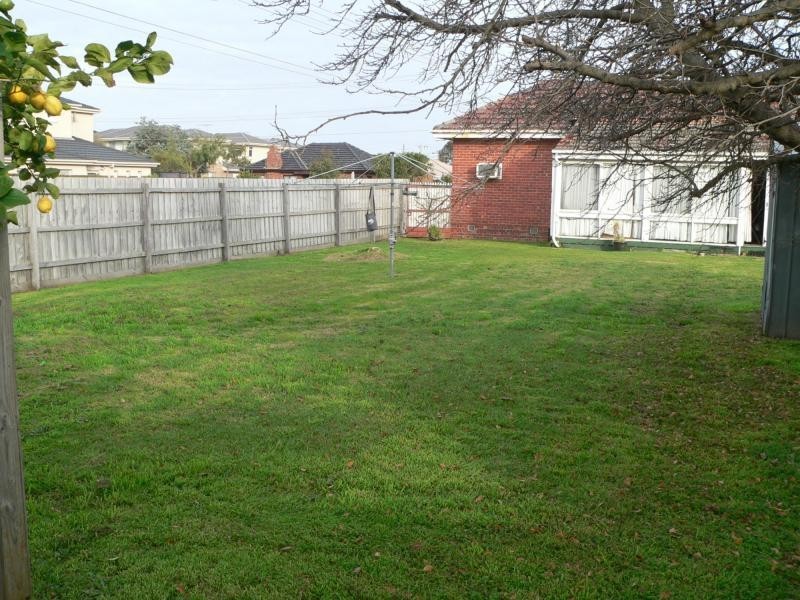 43 Blantyre Avenue, Chelsea VIC 3196