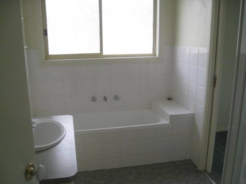 Unit 2/20 Wood Street, Avondale Heights VIC 3034