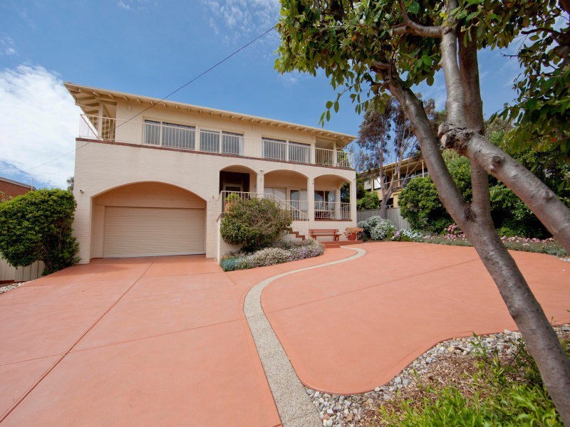 6 Raymond Street, Mount Martha VIC 3934