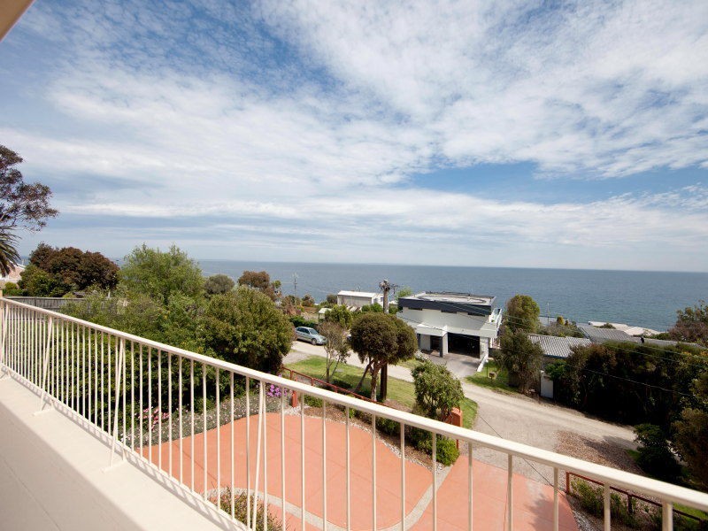 6 Raymond Street, Mount Martha VIC 3934