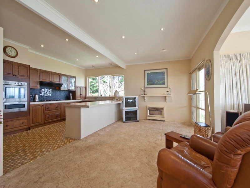 6 Raymond Street, Mount Martha VIC 3934