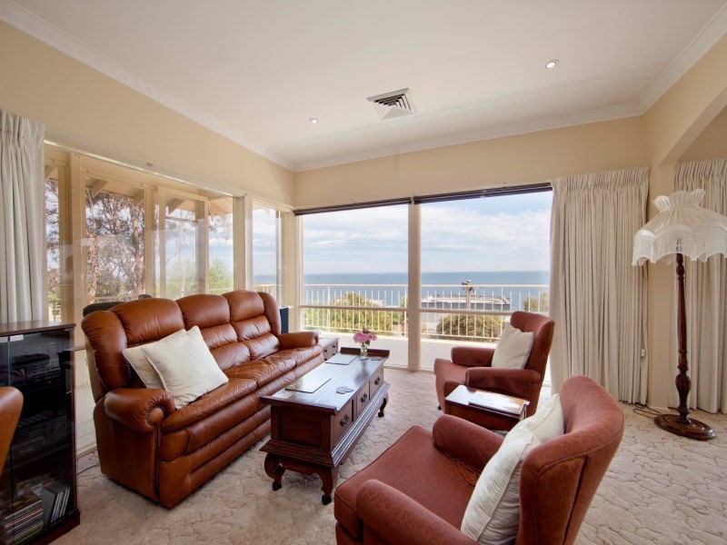 6 Raymond Street, Mount Martha VIC 3934