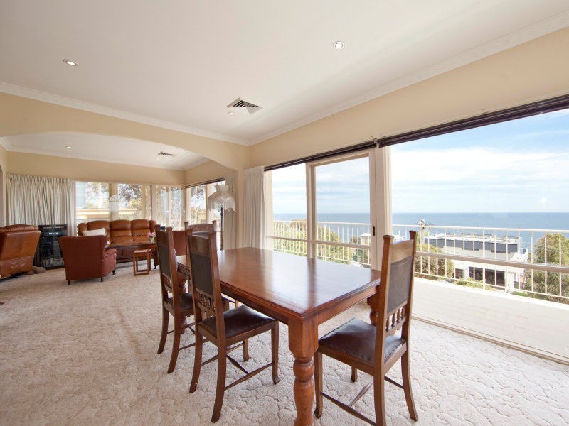 6 Raymond Street, Mount Martha VIC 3934