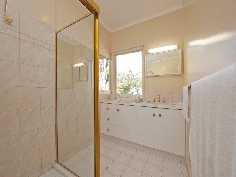 6 Raymond Street, Mount Martha VIC 3934