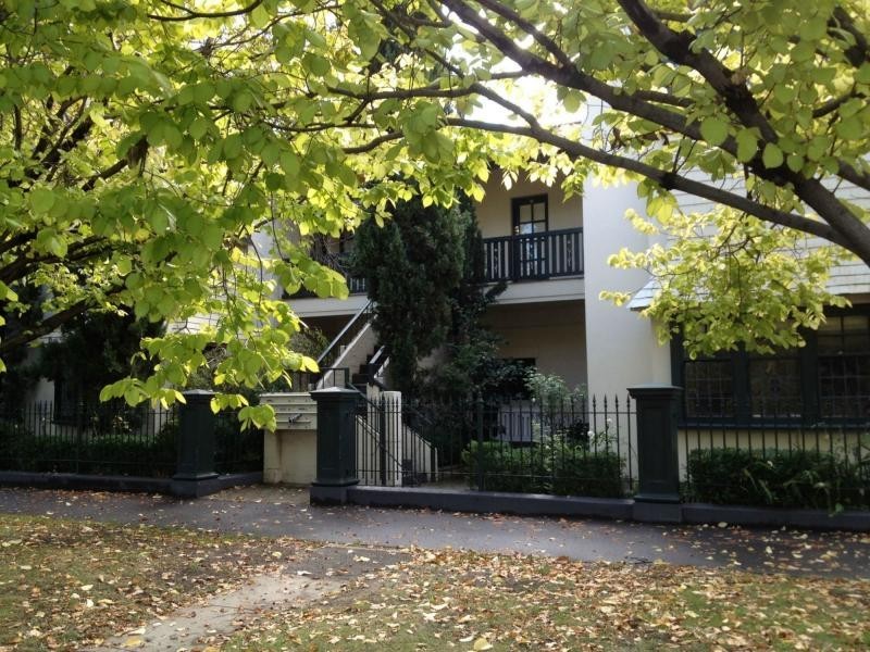 Unit 11/56 – 58 St Vincent Place North, Albert Park VIC 3206