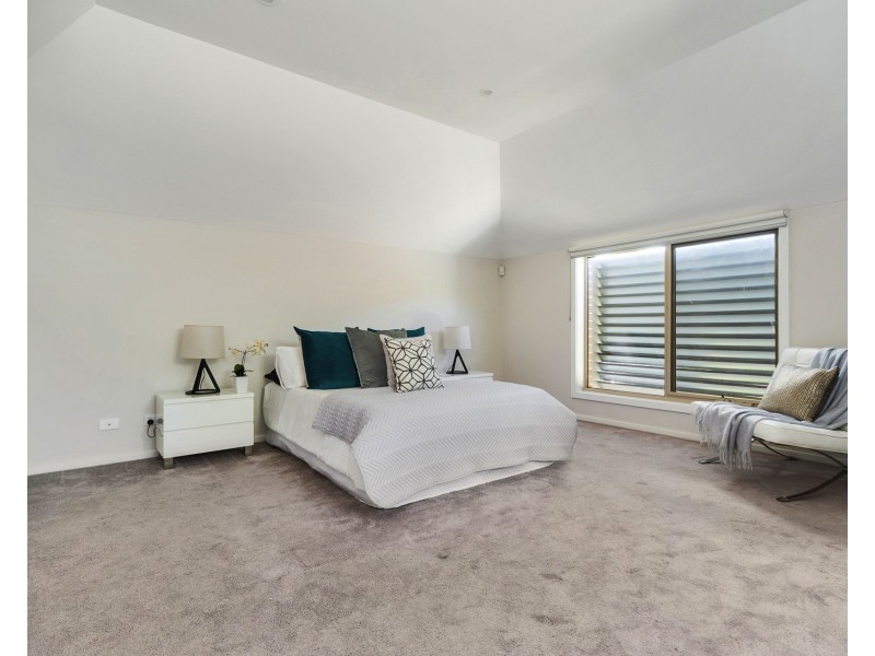 17 Mooltan St, Ascot Vale VIC 3032