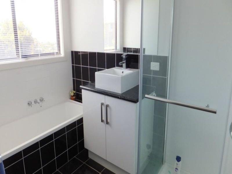 4 Highland Court, Lakes Entrance VIC 3909