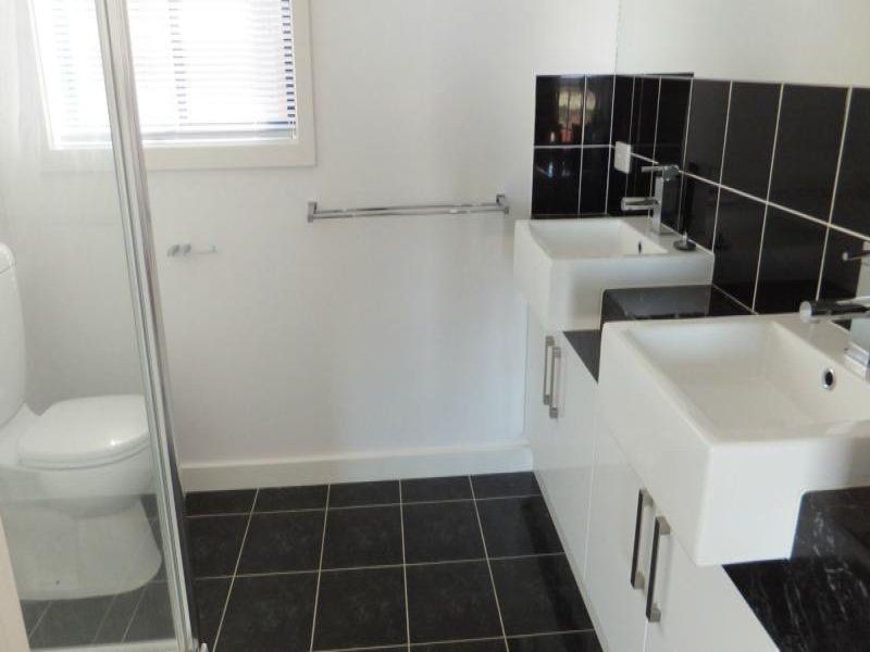 4 Highland Court, Lakes Entrance VIC 3909