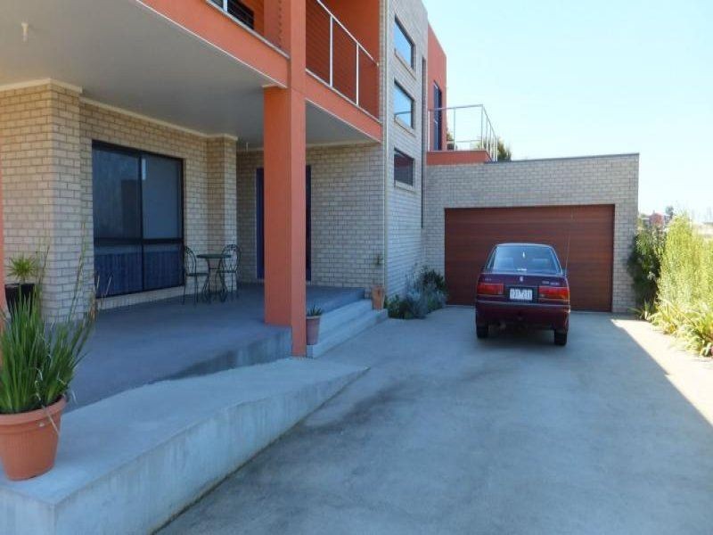 4 Highland Court, Lakes Entrance VIC 3909