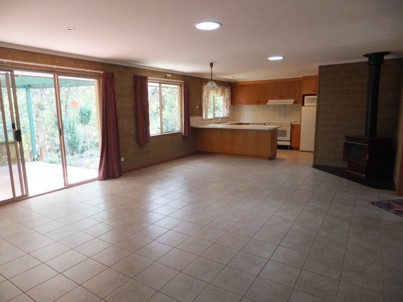 77 Harnham Drive, Bairnsdale VIC 3875