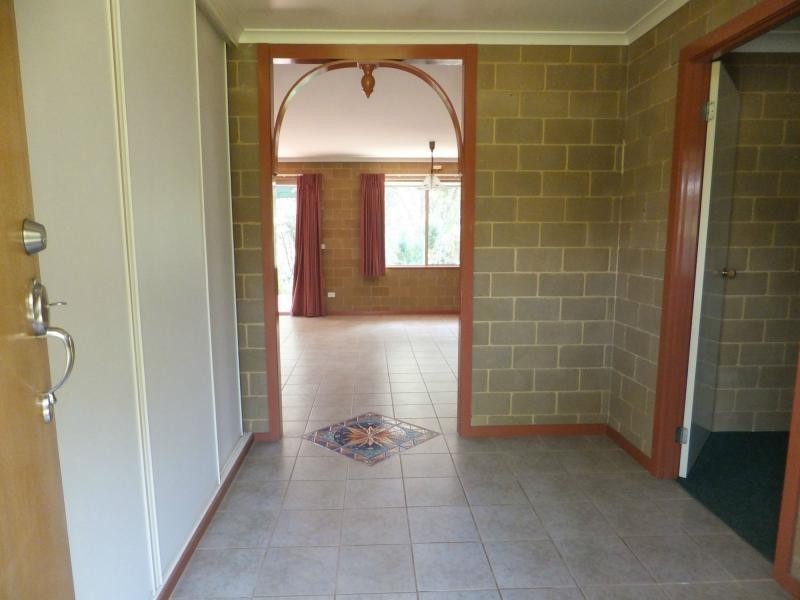 77 Harnham Drive, Bairnsdale VIC 3875