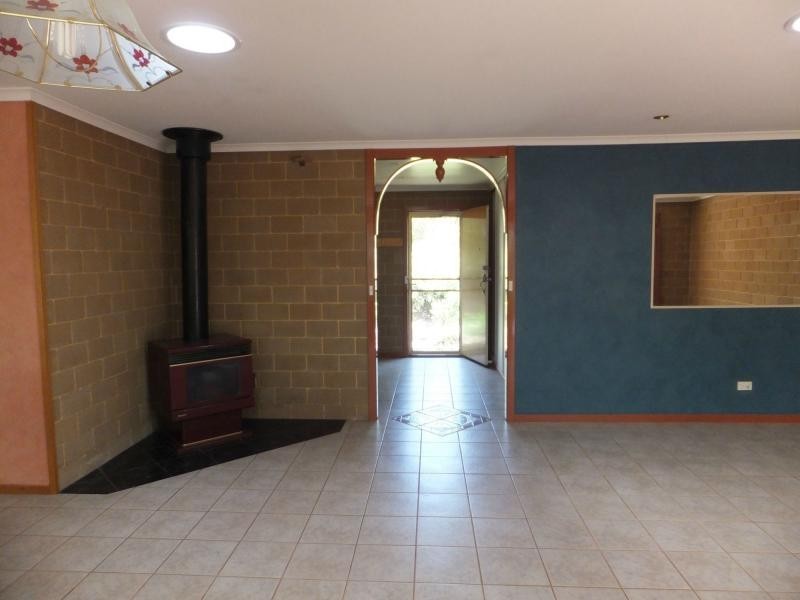 77 Harnham Drive, Bairnsdale VIC 3875