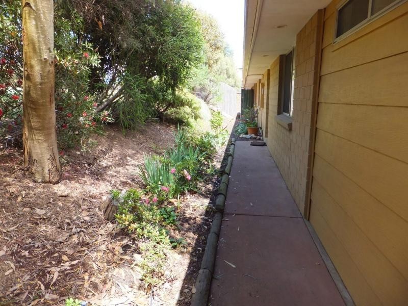 77 Harnham Drive, Bairnsdale VIC 3875