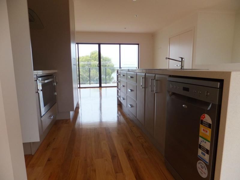 1/100 Carpenter Street, Lakes Entrance VIC 3909