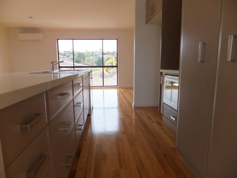 1/100 Carpenter Street, Lakes Entrance VIC 3909