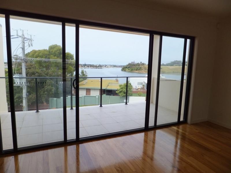 1/100 Carpenter Street, Lakes Entrance VIC 3909