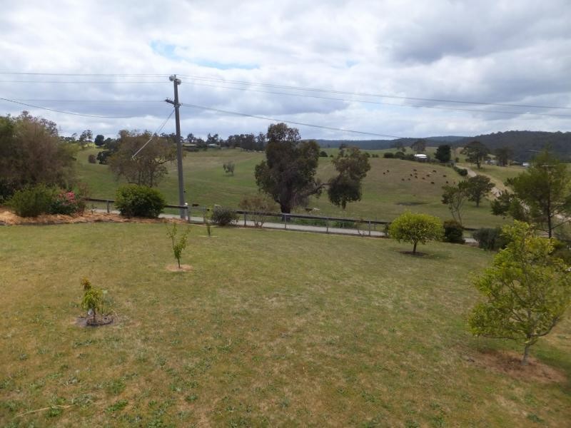 27 Great Alpine Road, Bruthen VIC 3885