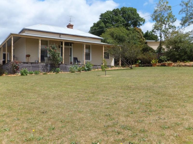 27 Great Alpine Road, Bruthen VIC 3885