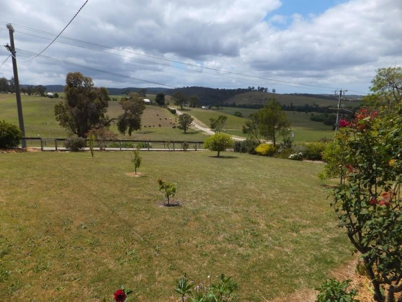 27 Great Alpine Road, Bruthen VIC 3885