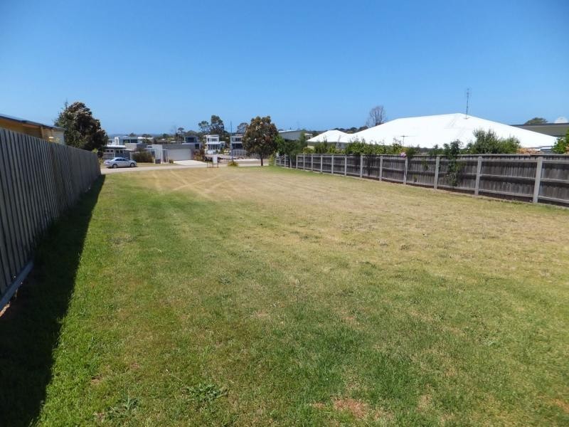 6 Heaths View, Paynesville VIC 3880