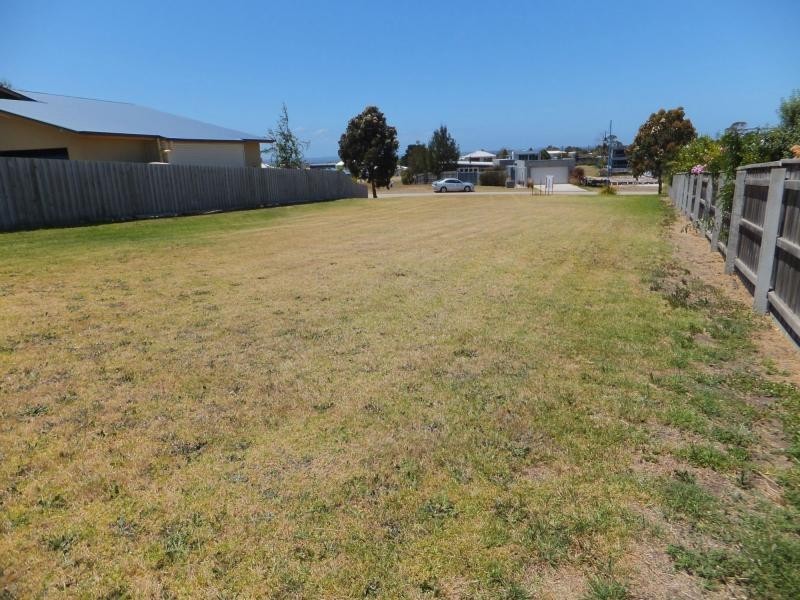 6 Heaths View, Paynesville VIC 3880