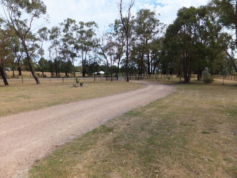 25 Ives Road, Lindenow South VIC 3875