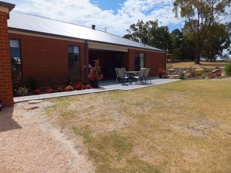 25 Ives Road, Lindenow South VIC 3875