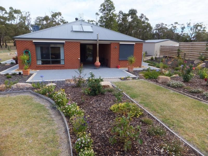25 Ives Road, Lindenow South VIC 3875