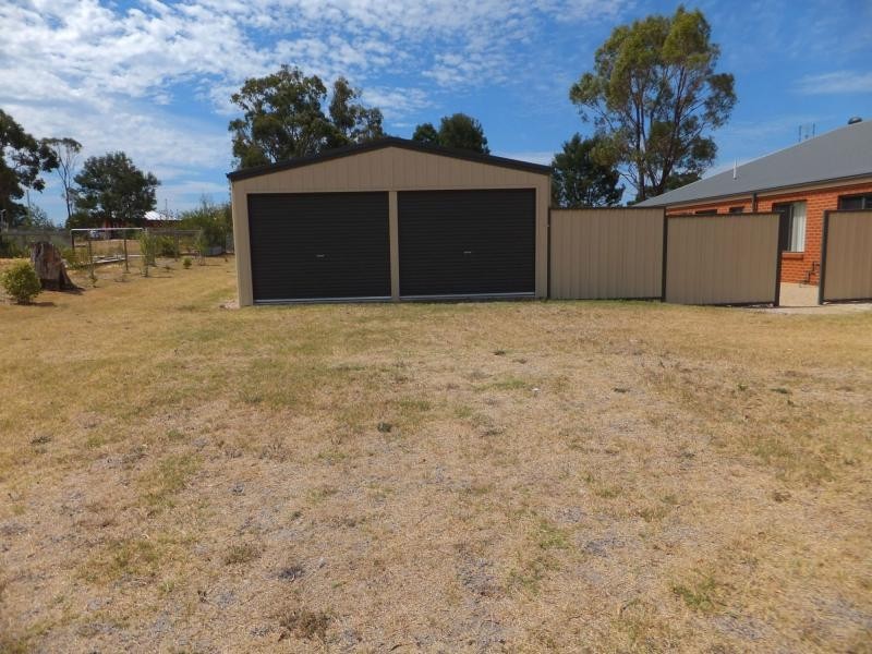 25 Ives Road, Lindenow South VIC 3875