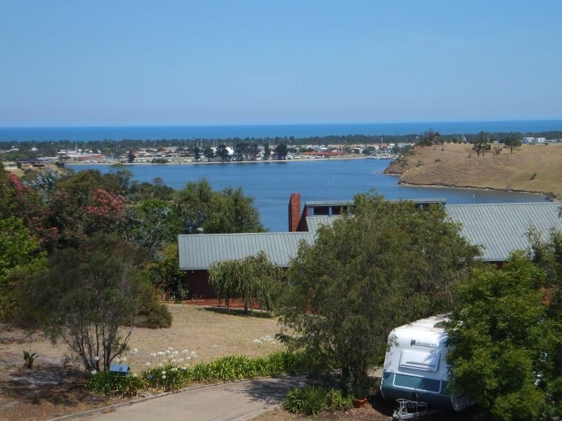 50 Nautilus Way, Lakes Entrance VIC 3909