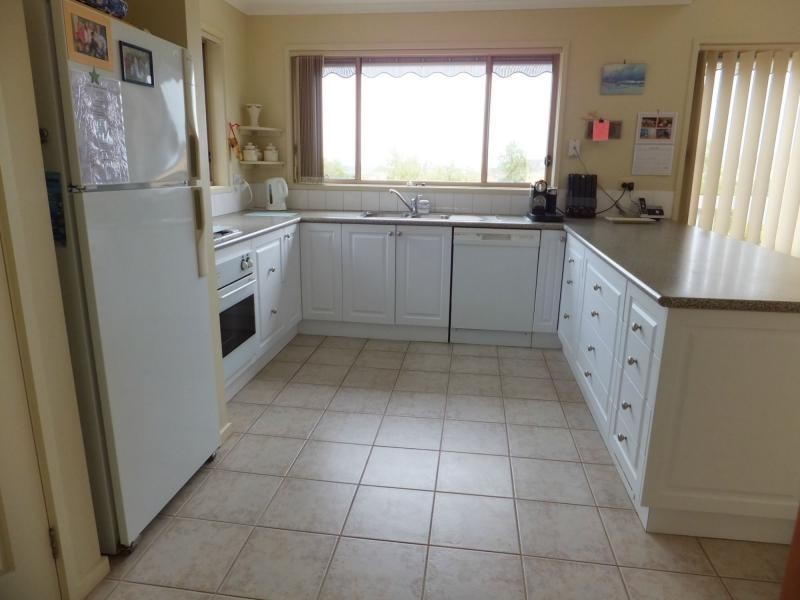 50 Nautilus Way, Lakes Entrance VIC 3909