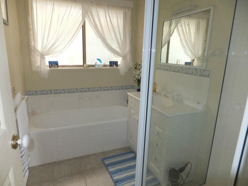 50 Nautilus Way, Lakes Entrance VIC 3909