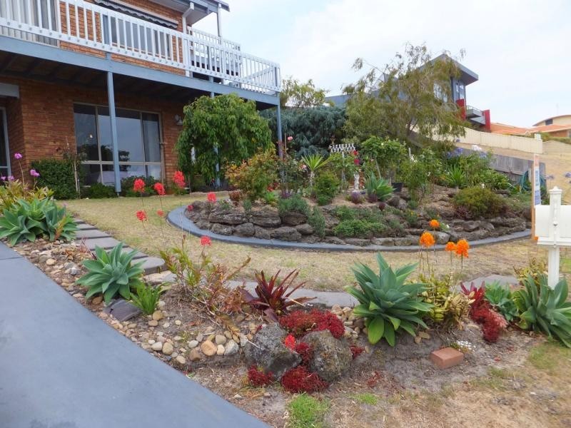 50 Nautilus Way, Lakes Entrance VIC 3909