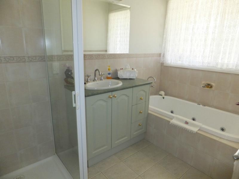 9 Lake Haven Avenue, Newlands Arm VIC 3875