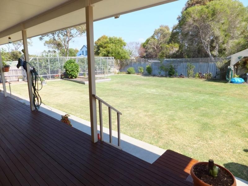 9 Lake Haven Avenue, Newlands Arm VIC 3875