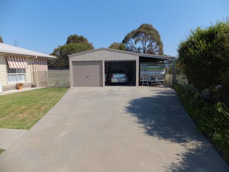 9 Lake Haven Avenue, Newlands Arm VIC 3875