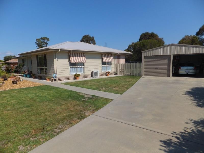 9 Lake Haven Avenue, Newlands Arm VIC 3875