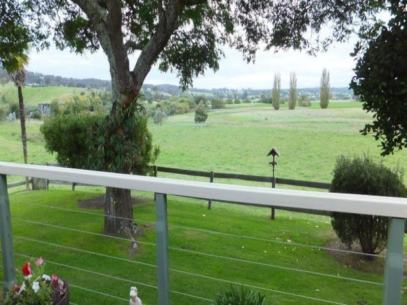 33 Giles Street, Wiseleigh VIC 3885