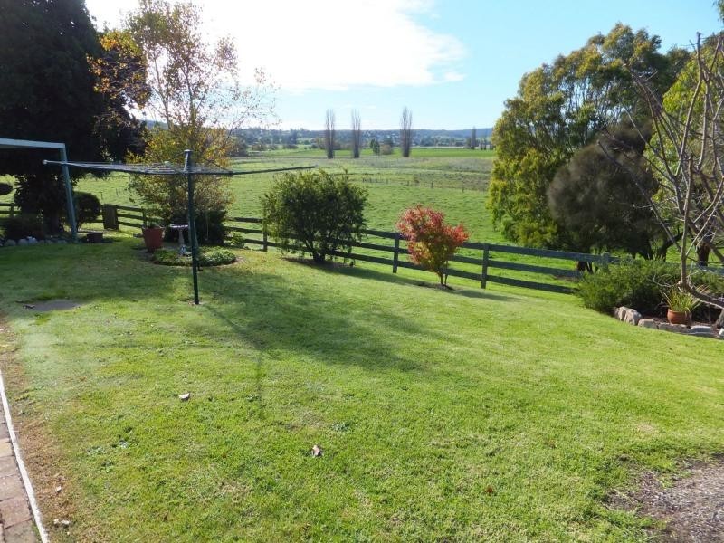33 Giles Street, Wiseleigh VIC 3885