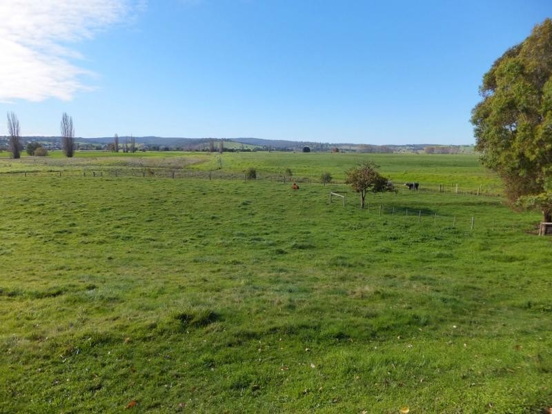 33 Giles Street, Wiseleigh VIC 3885