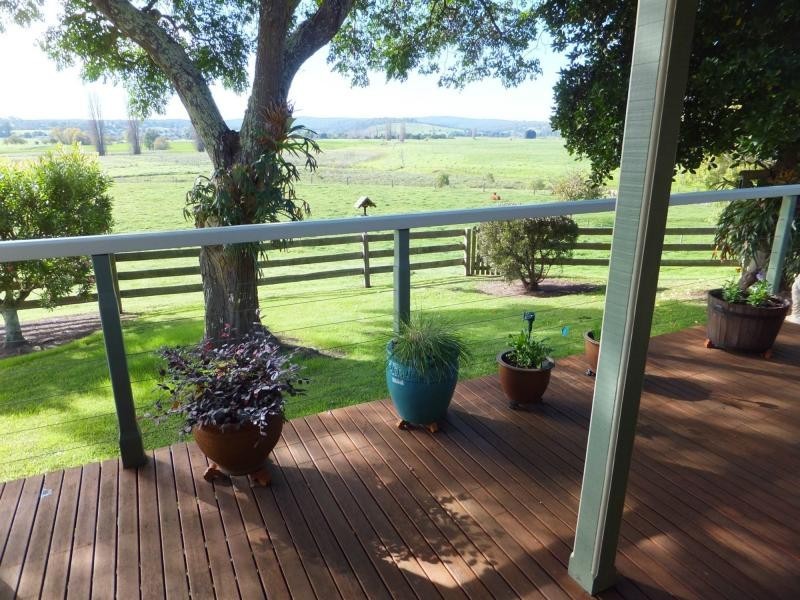 33 Giles Street, Wiseleigh VIC 3885