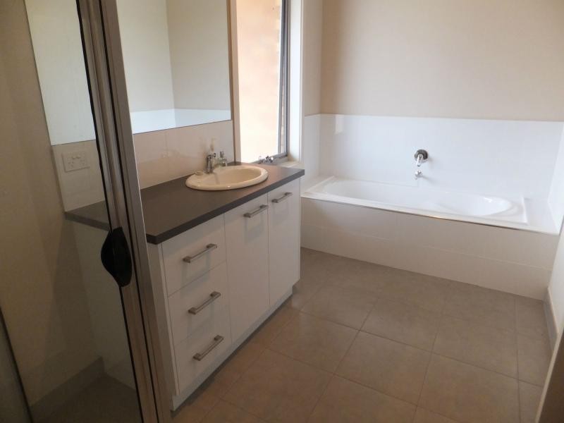 45 Kingsley Drive, Wy Yung VIC 3875