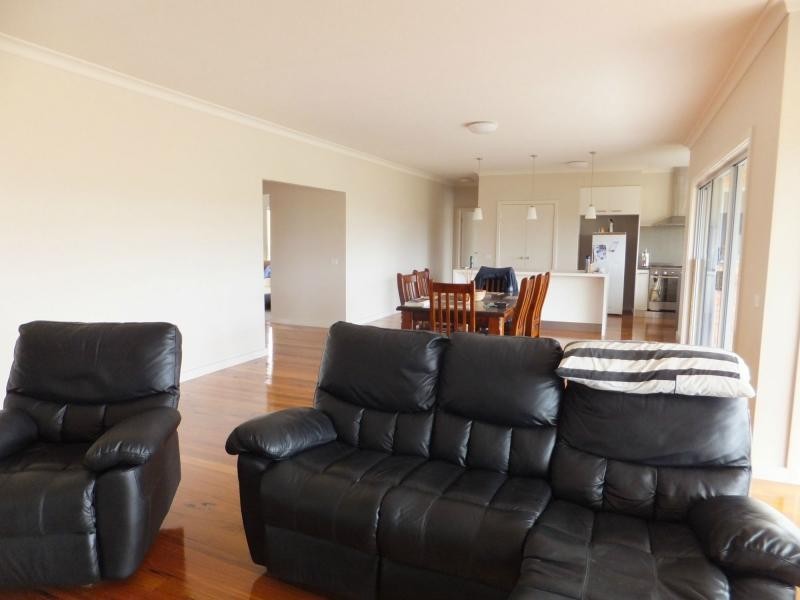 45 Kingsley Drive, Wy Yung VIC 3875