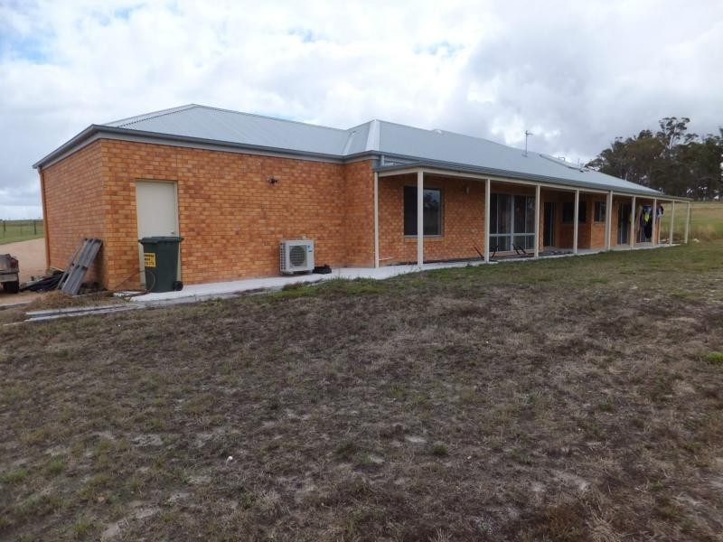 45 Kingsley Drive, Wy Yung VIC 3875