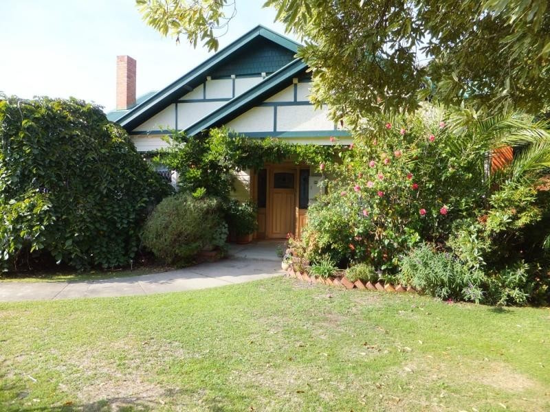 59 Francis Street, Bairnsdale VIC 3875