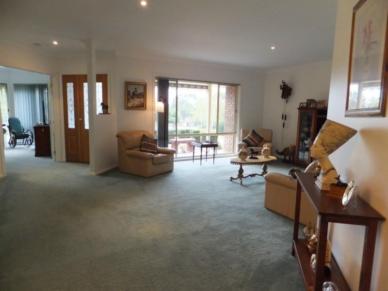 70 Landsman Drive, Nicholson VIC 3882