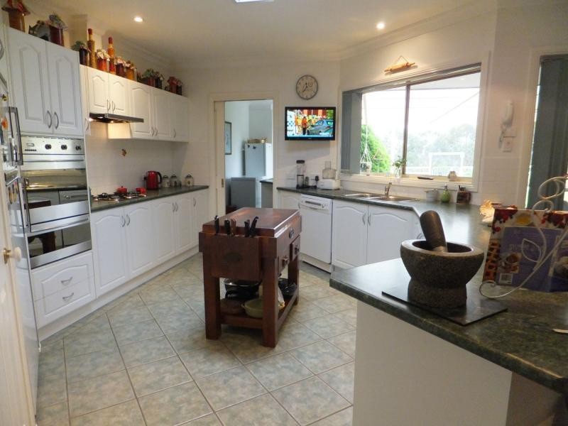70 Landsman Drive, Nicholson VIC 3882